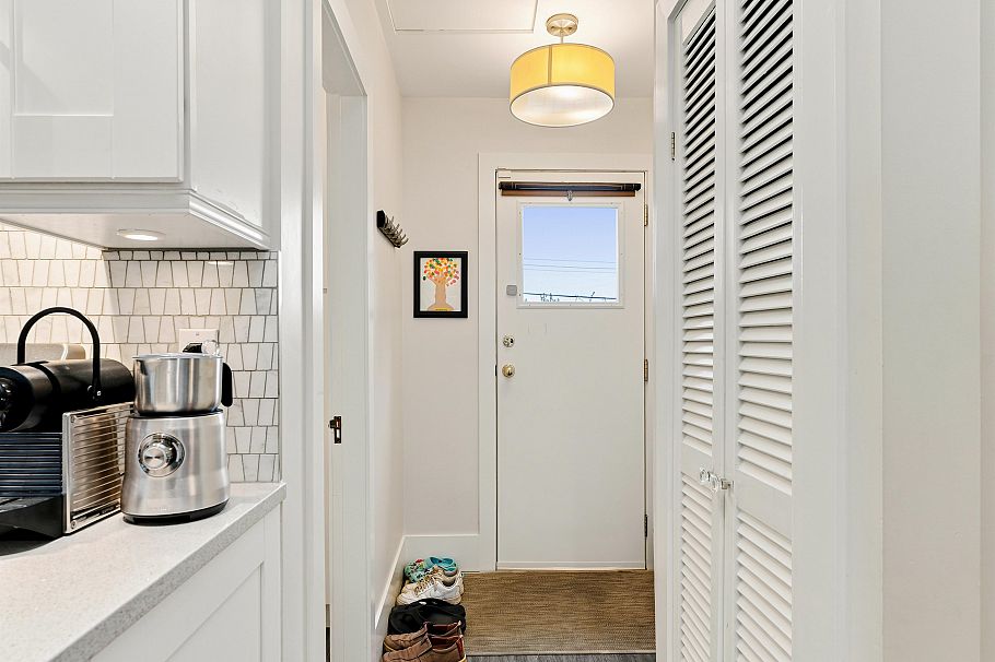 431 E 23rd Avenue Vancouver, BC - 6