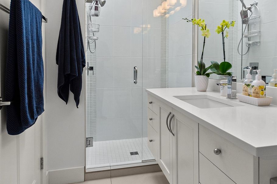 2416 W 8th Avenue Vancouver, BC - 16
