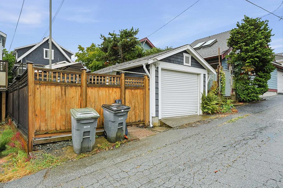 431 E 23rd Avenue Vancouver, BC - 32