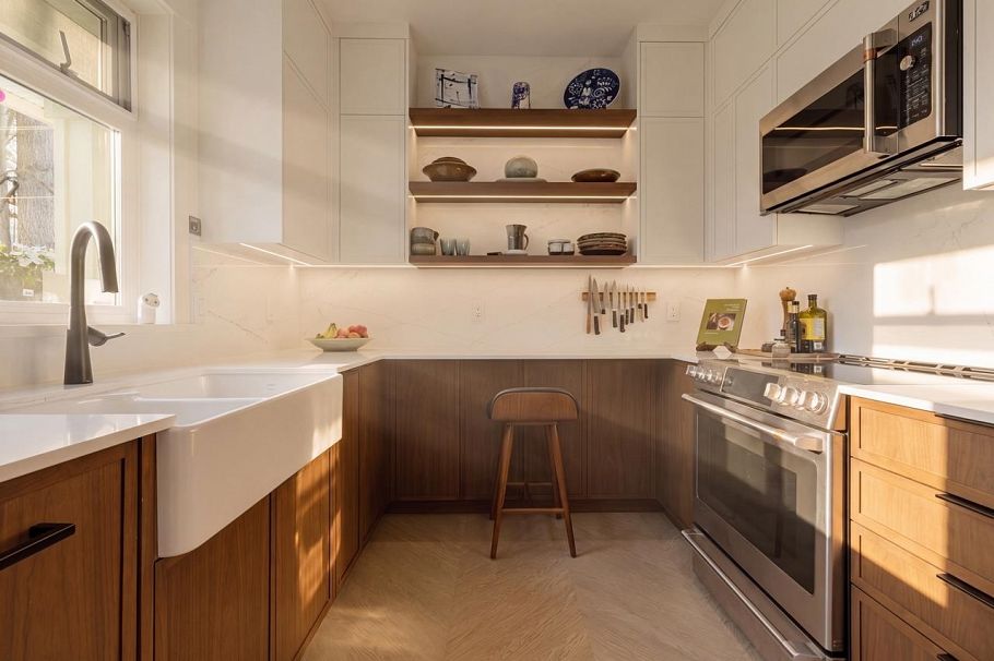 361 W 11th Avenue Vancouver, BC - 1