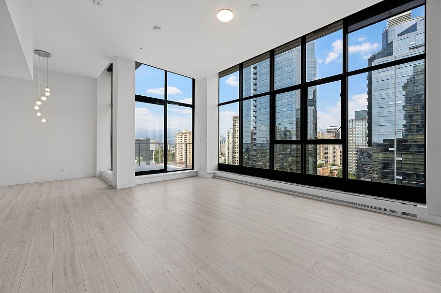 2105 1133 Hornby Street Vancouver, BC - 1