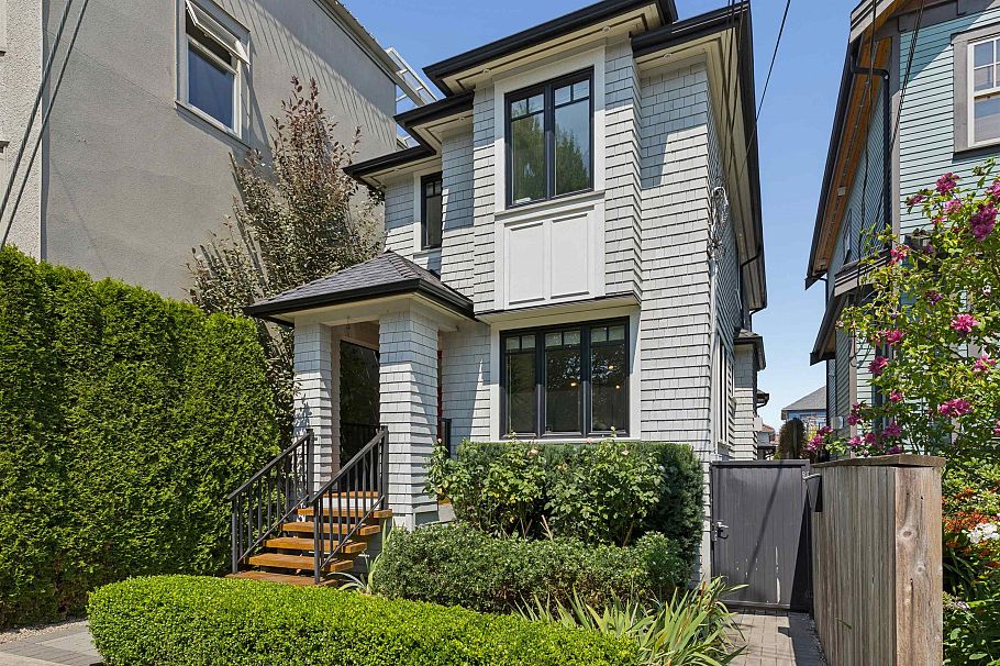 119 E 27th Avenue Vancouver, BC - 39