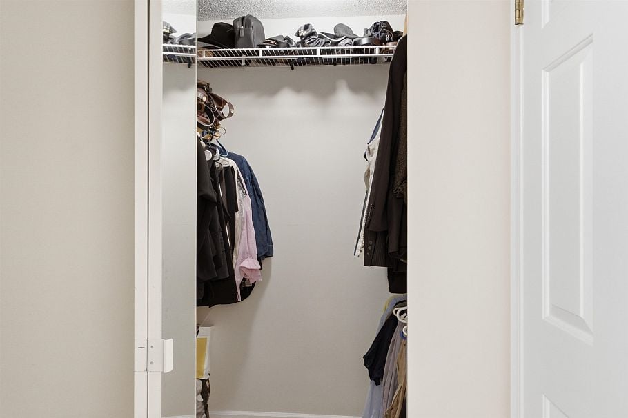 303 106 W Kings Road North Vancouver, BC - 12