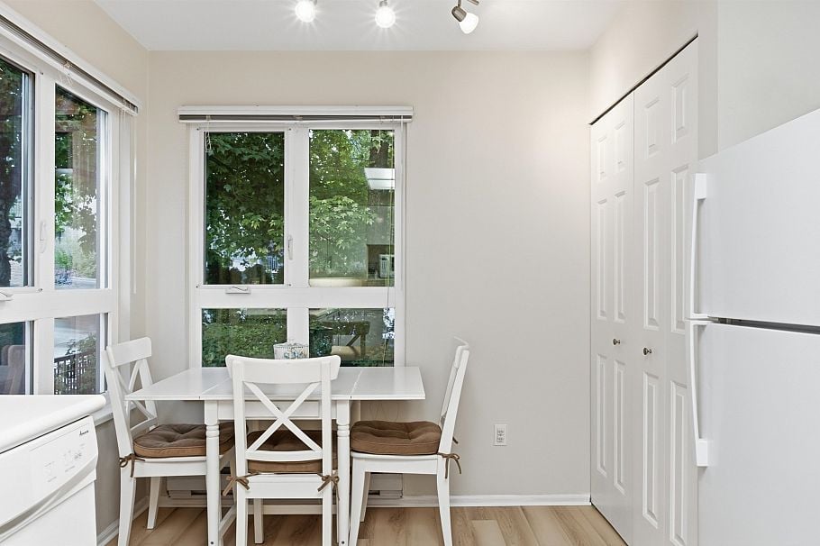303 106 W Kings Road North Vancouver, BC - 7