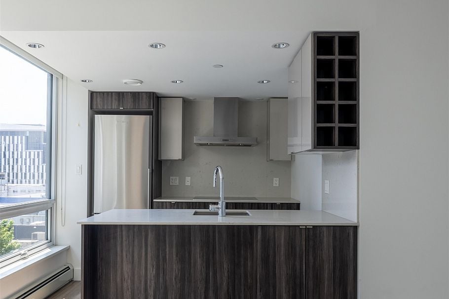 706 1788 Columbia Street Vancouver, BC - 2