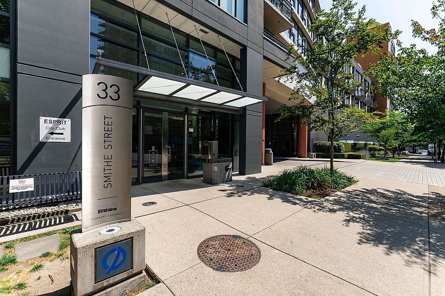 2508 33 Smithe Street Vancouver, BC - 3