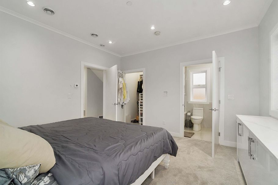 2575 & 2577 Parker Street Vancouver, BC - 8