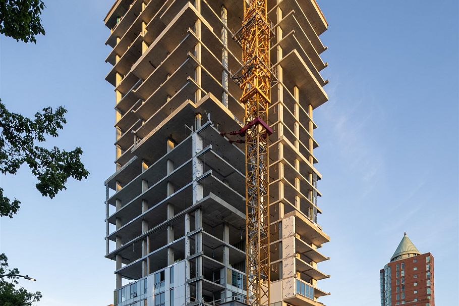 1402 1818 Alberni Street Vancouver, BC - 1
