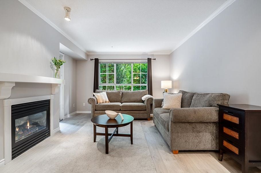 112 1150 E 29th Street North Vancouver, BC - 9