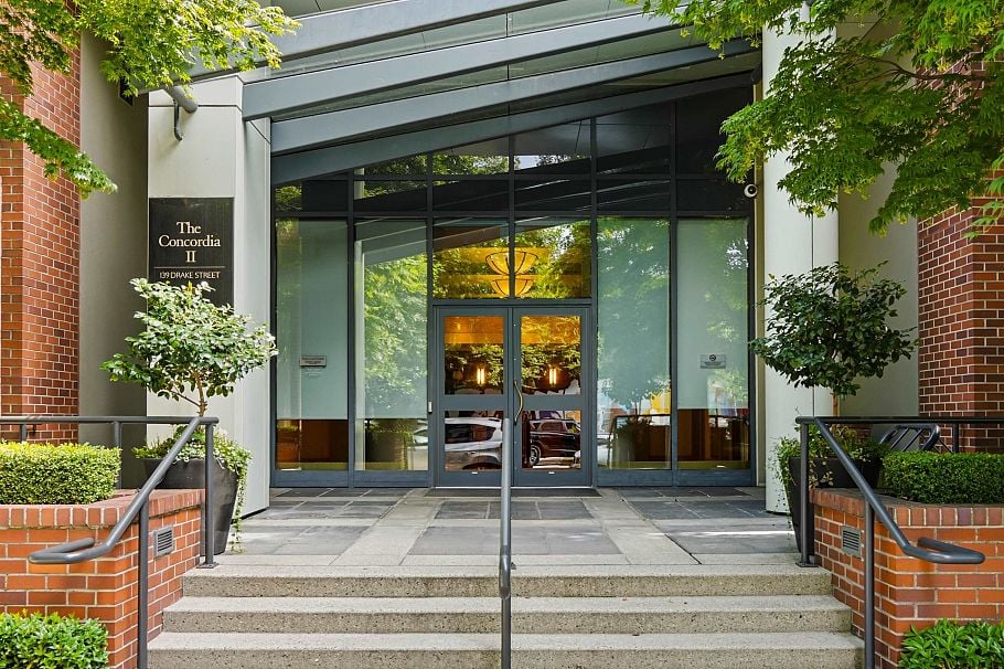 18C 139 Drake Street Vancouver, BC - 24