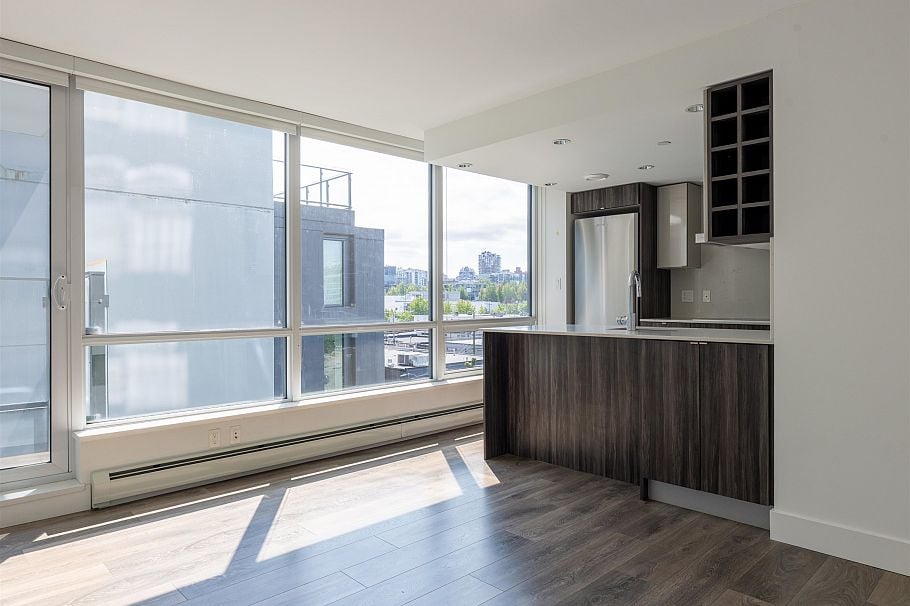 706 1788 Columbia Street Vancouver, BC - 1