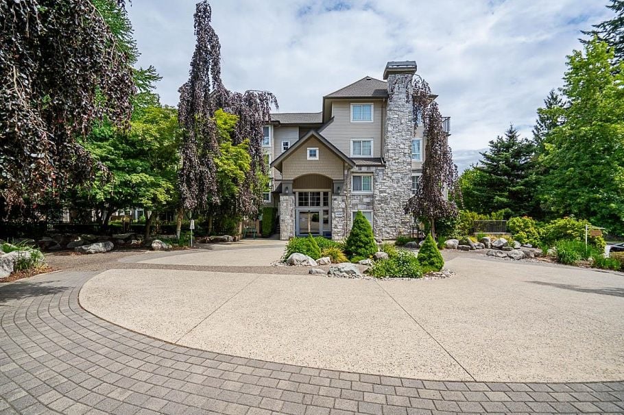 112 1150 E 29th Street North Vancouver, BC - 2