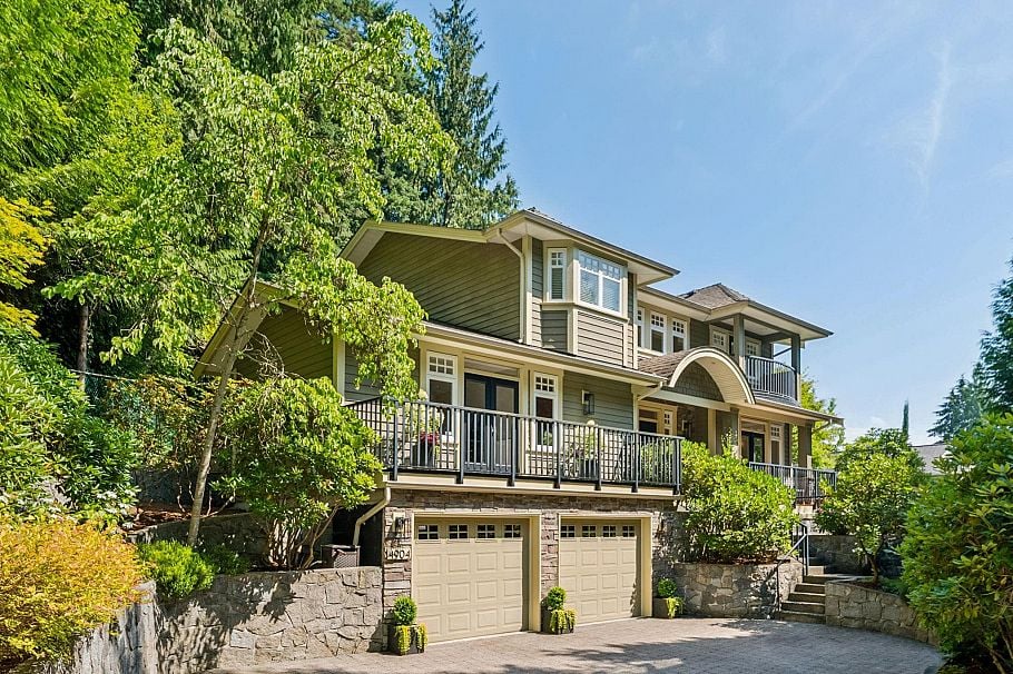 4904 Chalet Place North Vancouver, BC - 1