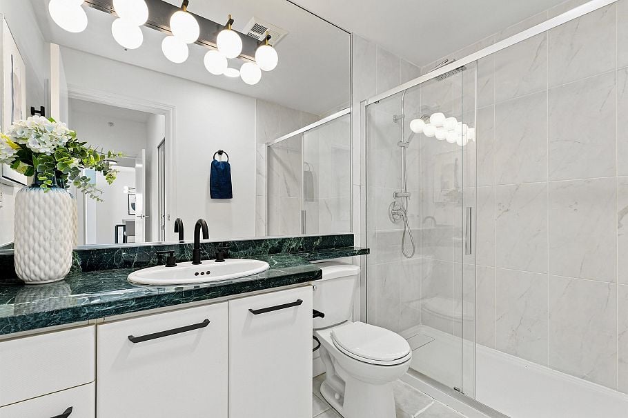 18C 139 Drake Street Vancouver, BC - 13