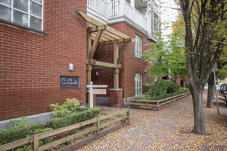 313 147 E 1st Street North Vancouver, BC - 24