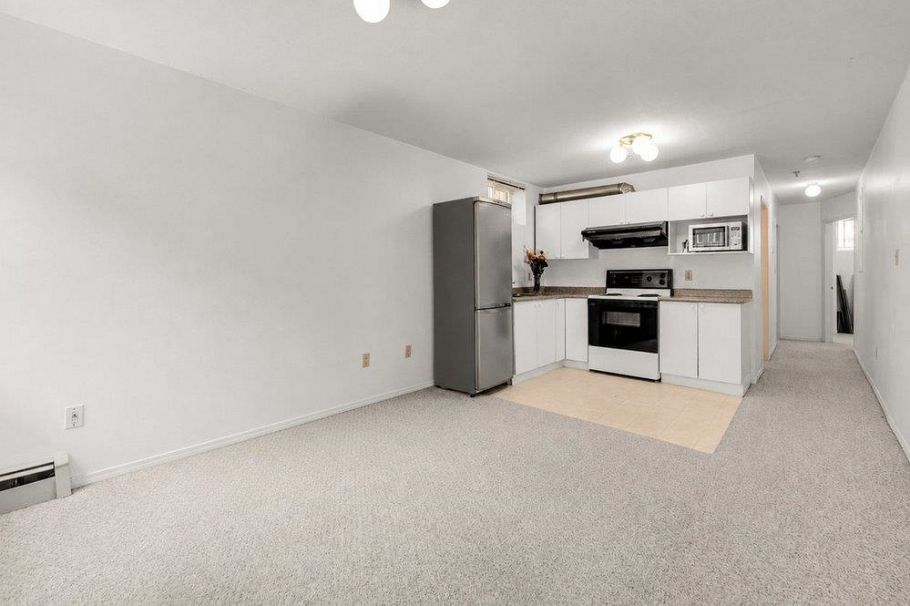 2038 E 26th Avenue Vancouver, BC - 26