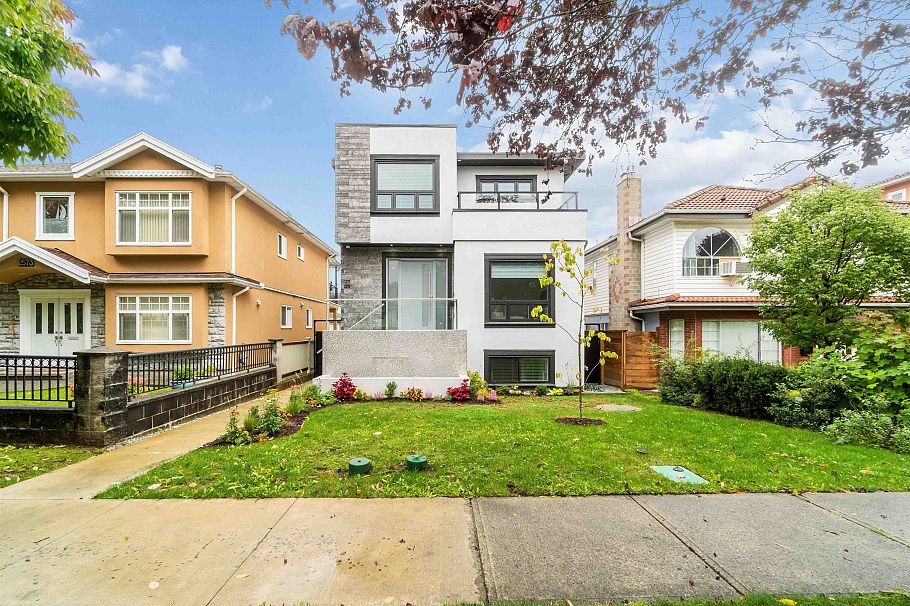 2575 & 2577 Parker Street Vancouver, BC - 1