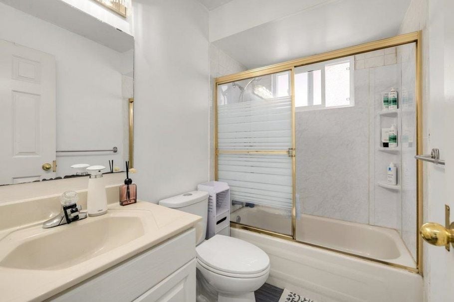 2038 E 26th Avenue Vancouver, BC - 12