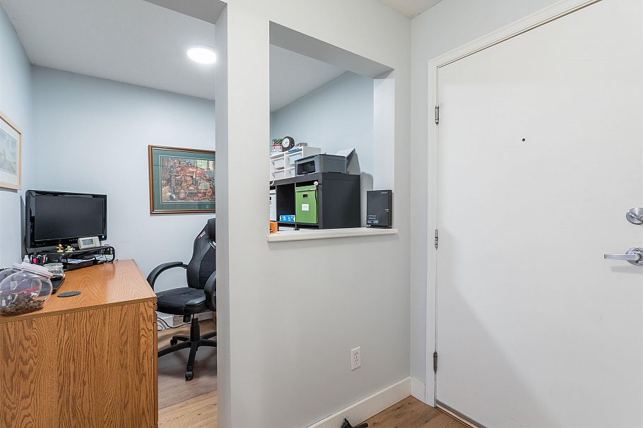 313 147 E 1st Street North Vancouver, BC - 11