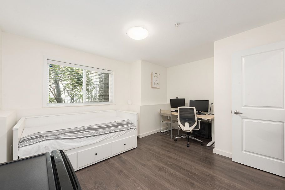 319 W 59th Avenue Vancouver, BC - 26