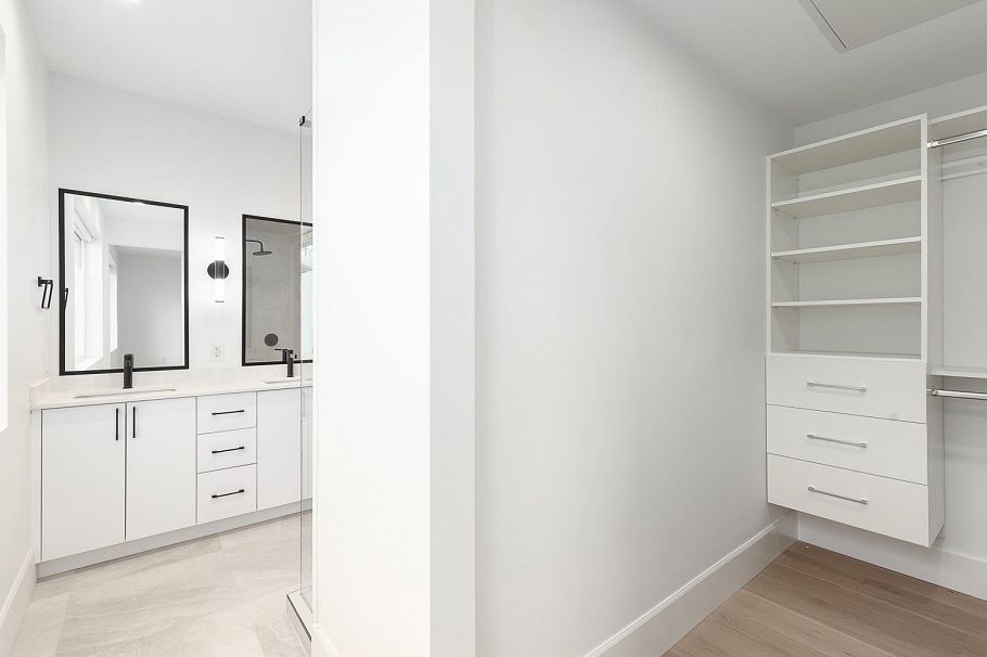 851 E 19th Avenue Vancouver, BC - 11