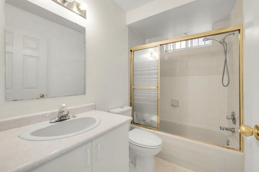 2038 E 26th Avenue Vancouver, BC - 28