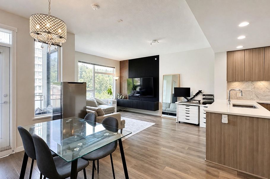 610 3289 Riverwalk Avenue Vancouver, BC - 2