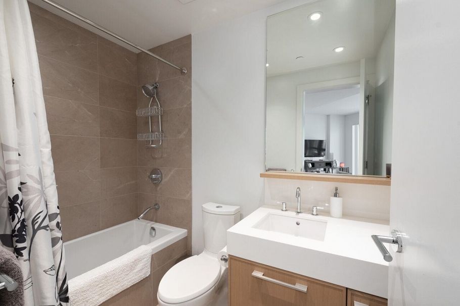 217 3220 Connaught Crescent North Vancouver, BC - 27