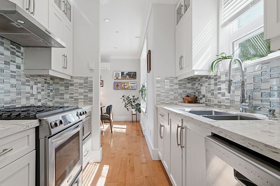 1820 Woodland Drive Vancouver, BC - 3
