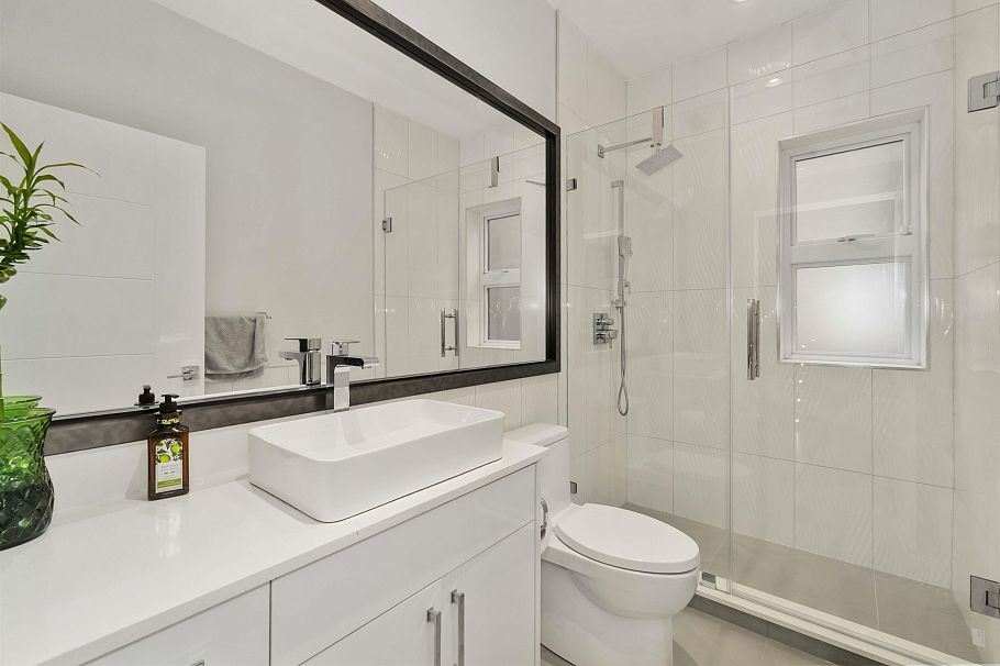 2575 & 2577 Parker Street Vancouver, BC - 14