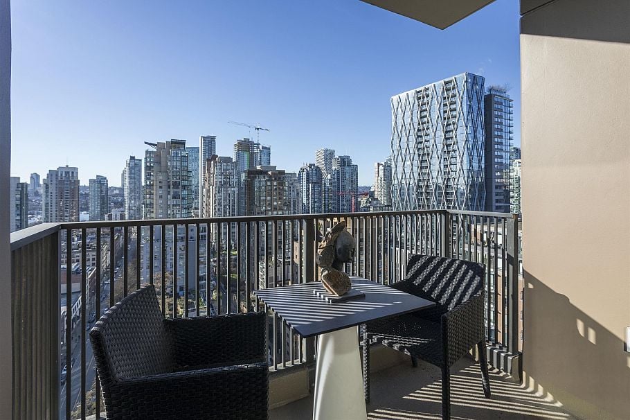 2202 1055 Homer Street Vancouver, BC - 4