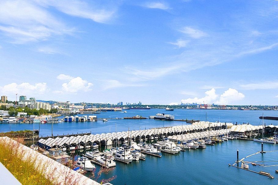 301 785 Harbour Way North Vancouver, BC - 38