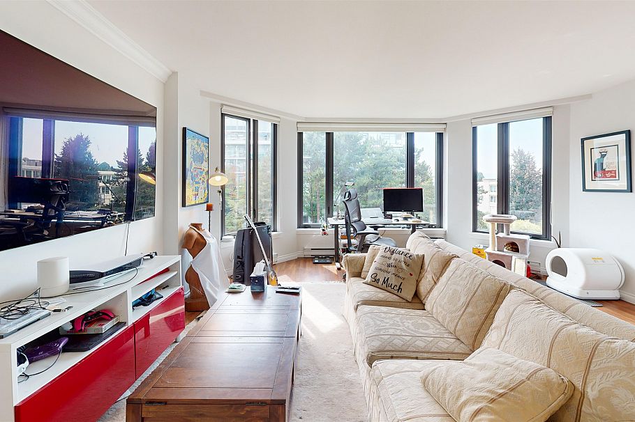 411 2201 Pine Street Vancouver, BC - 2