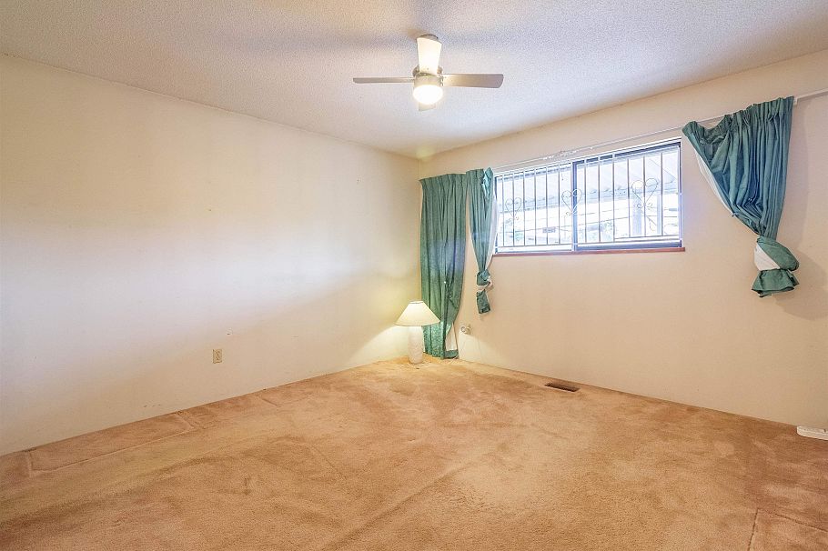4467 Perry Street Vancouver, BC - 12