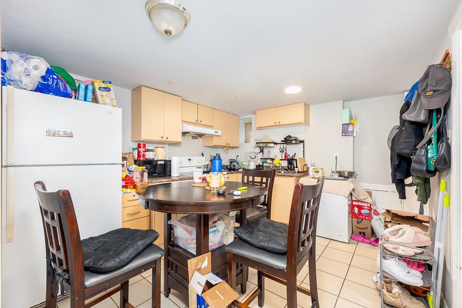 5655 Lancaster Street Vancouver, BC - 30