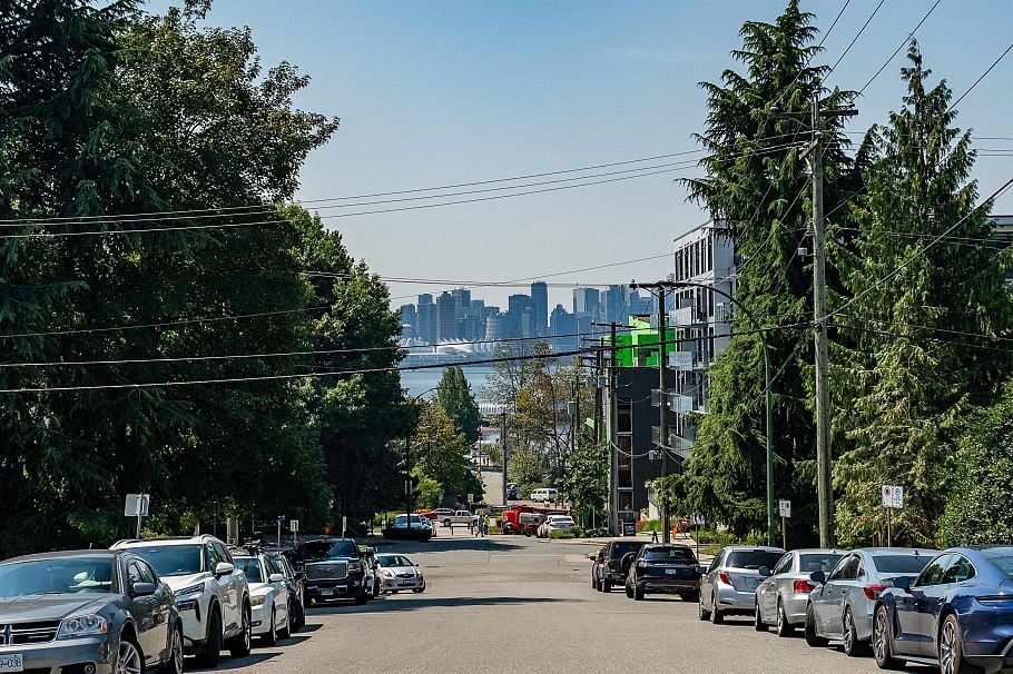 209 275 W 2nd Street North Vancouver, BC - 21