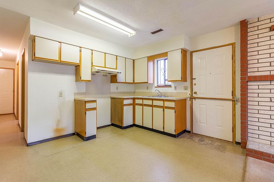4467 Perry Street Vancouver, BC - 26