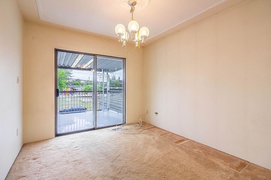 4467 Perry Street Vancouver, BC - 11