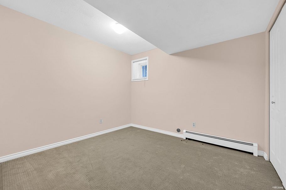 2381 E 40th Avenue Vancouver, BC - 32