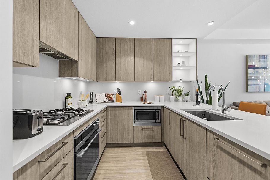 113 747 E 3rd Street North Vancouver, BC - 3