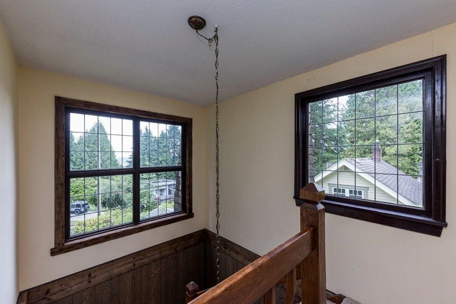 292 E St. James Road North Vancouver, BC - 20
