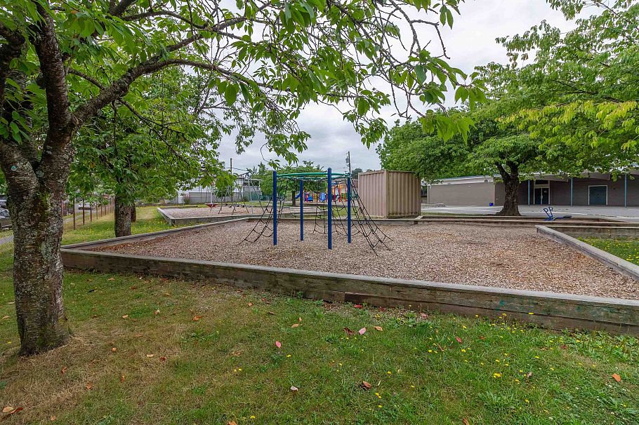 4467 Perry Street Vancouver, BC - 39