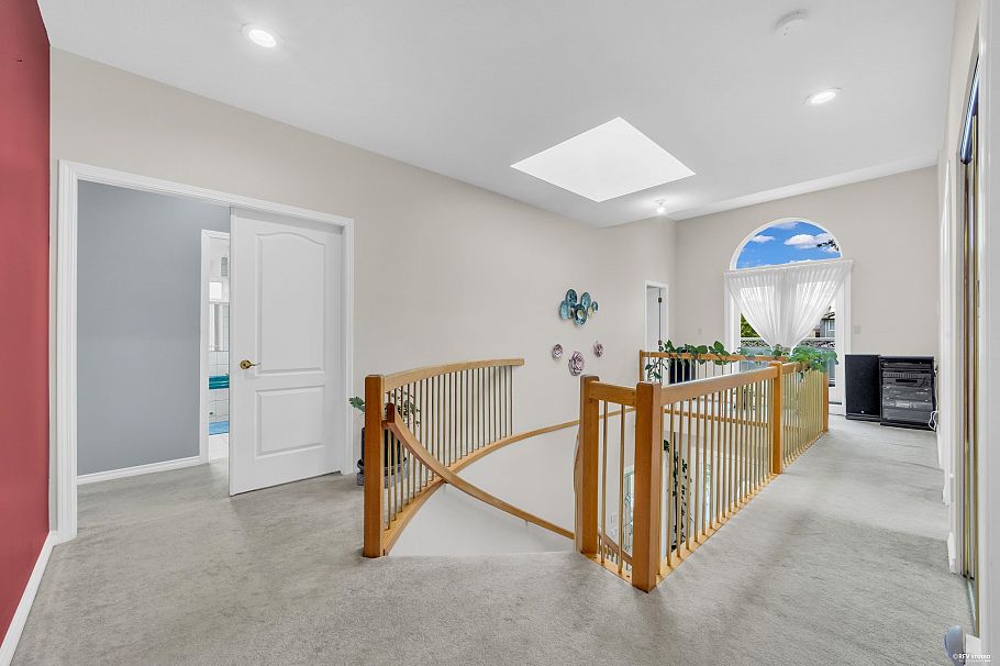 2381 E 40th Avenue Vancouver, BC - 14