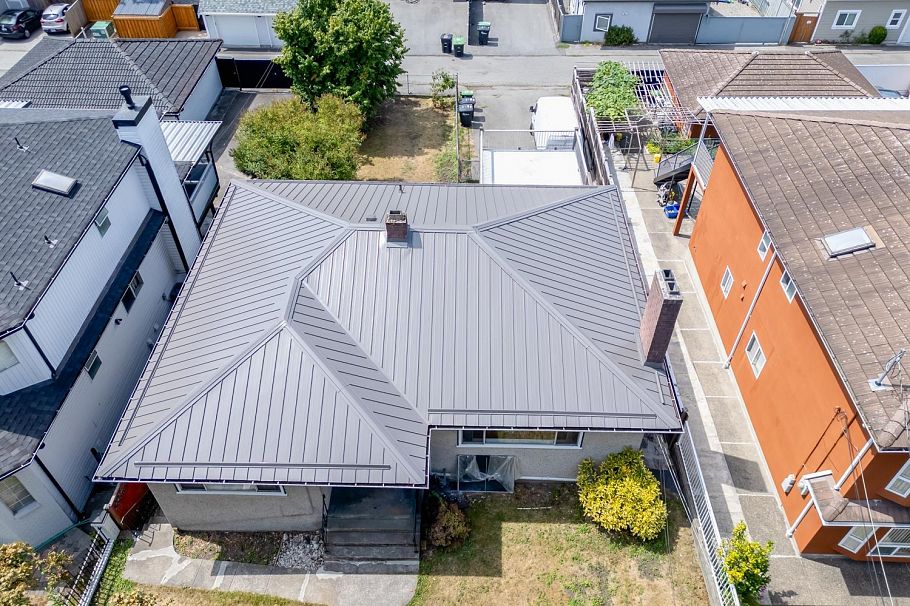 5655 Lancaster Street Vancouver, BC - 2