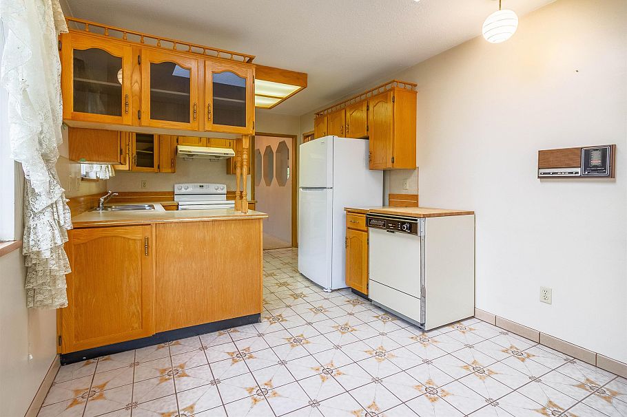 4467 Perry Street Vancouver, BC - 10
