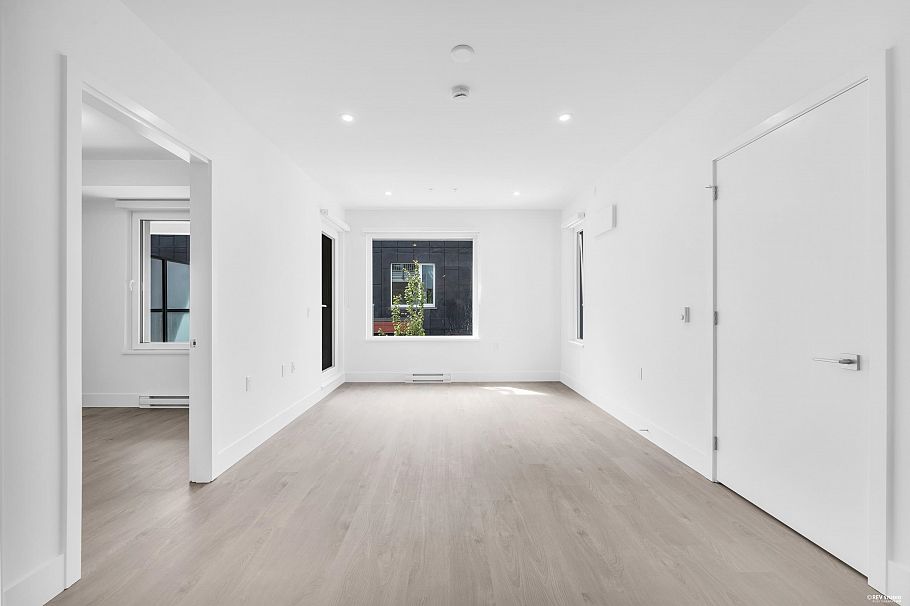 2260 E 1st Avenue Vancouver, BC - 15