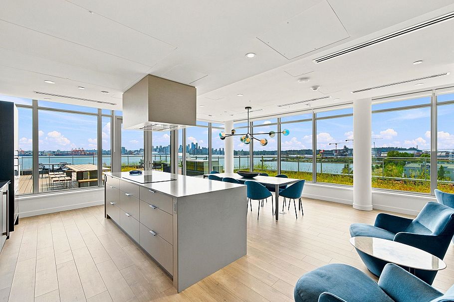 301 785 Harbour Way North Vancouver, BC - 30