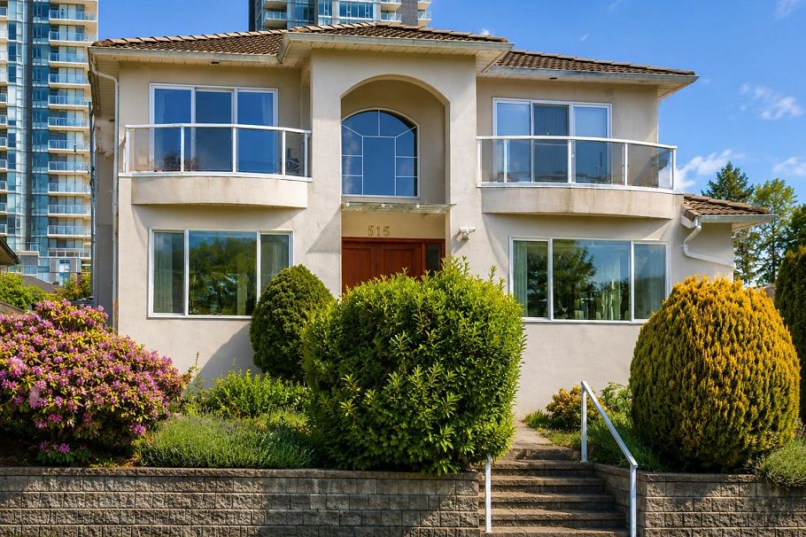 515 W 60th Avenue Vancouver, BC - 2