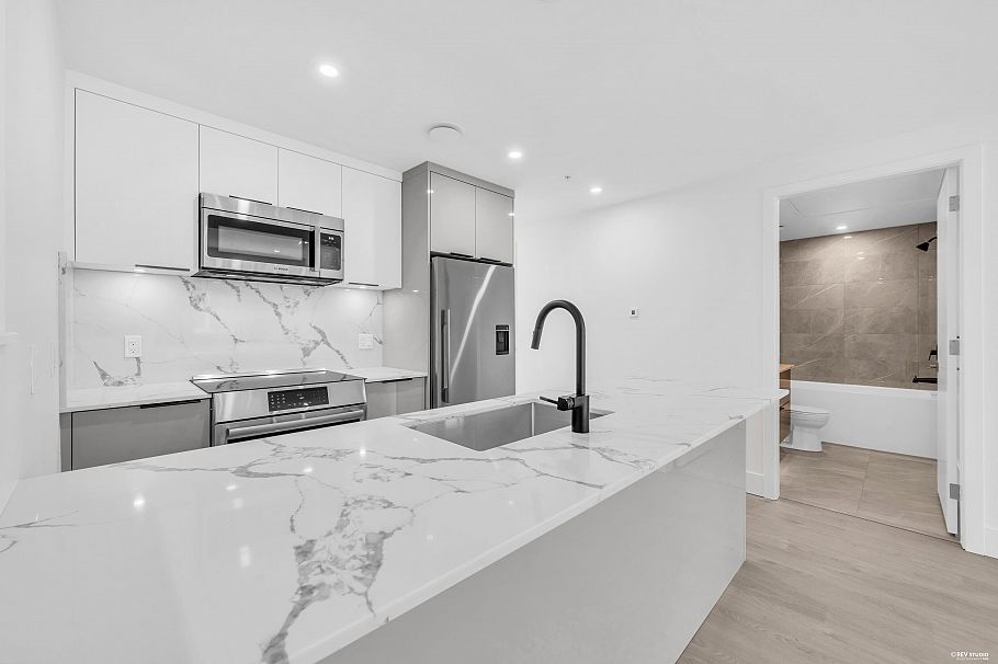 2260 E 1st Avenue Vancouver, BC - 2