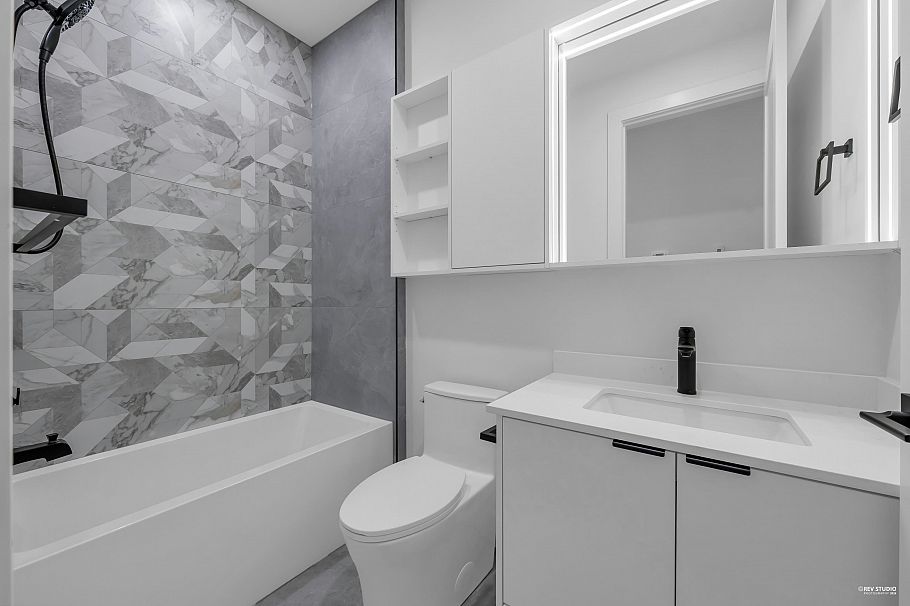 2713 Cheyenne Avenue Vancouver, BC - 19